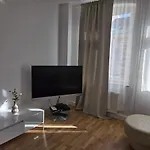 Große, Moderne, Helle Mit Essküche Apartment *